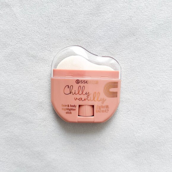Essence Chilly Vanilly Face and Body Highlighter Stick - Picture 1 of 2